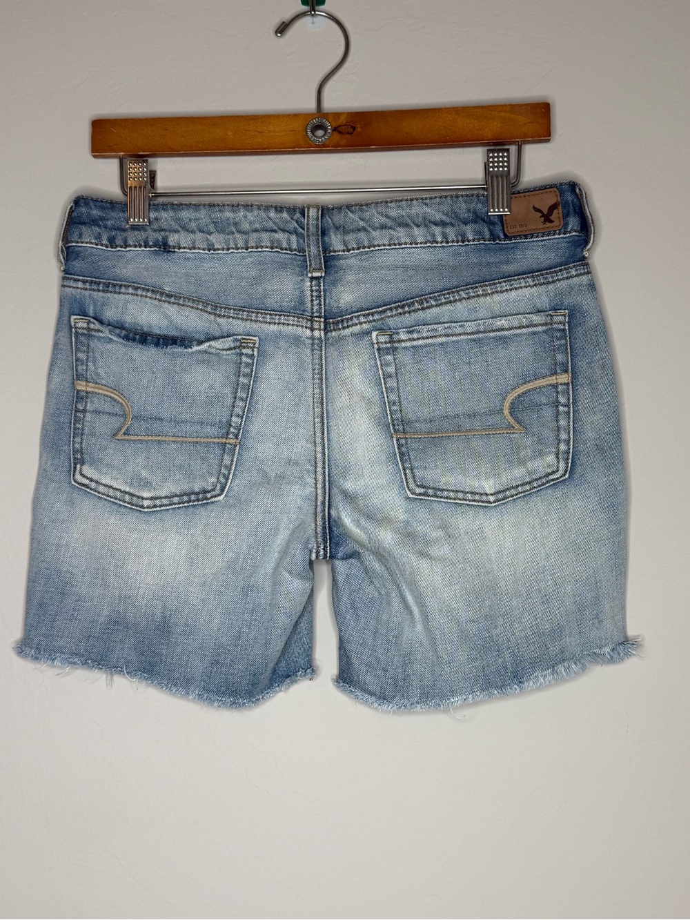 American Eagle boy midi denim shorts size 2 - Picture 2 of 3